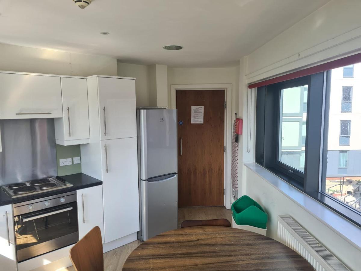 Zeni 3 Bed Apartment In Central אקסטר מראה חיצוני תמונה