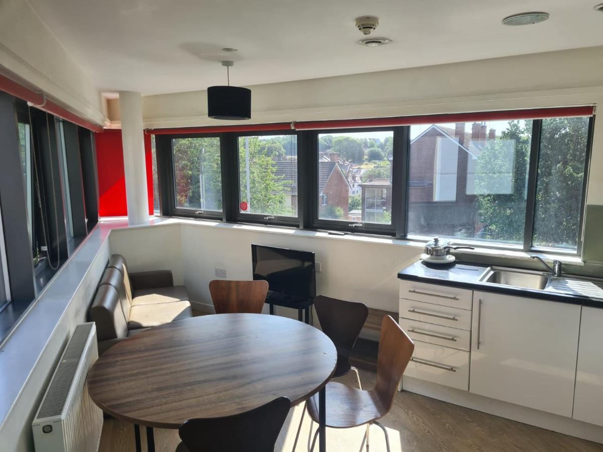 Zeni 3 Bed Apartment In Central אקסטר מראה חיצוני תמונה