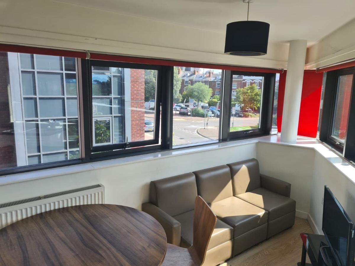 Zeni 3 Bed Apartment In Central אקסטר מראה חיצוני תמונה